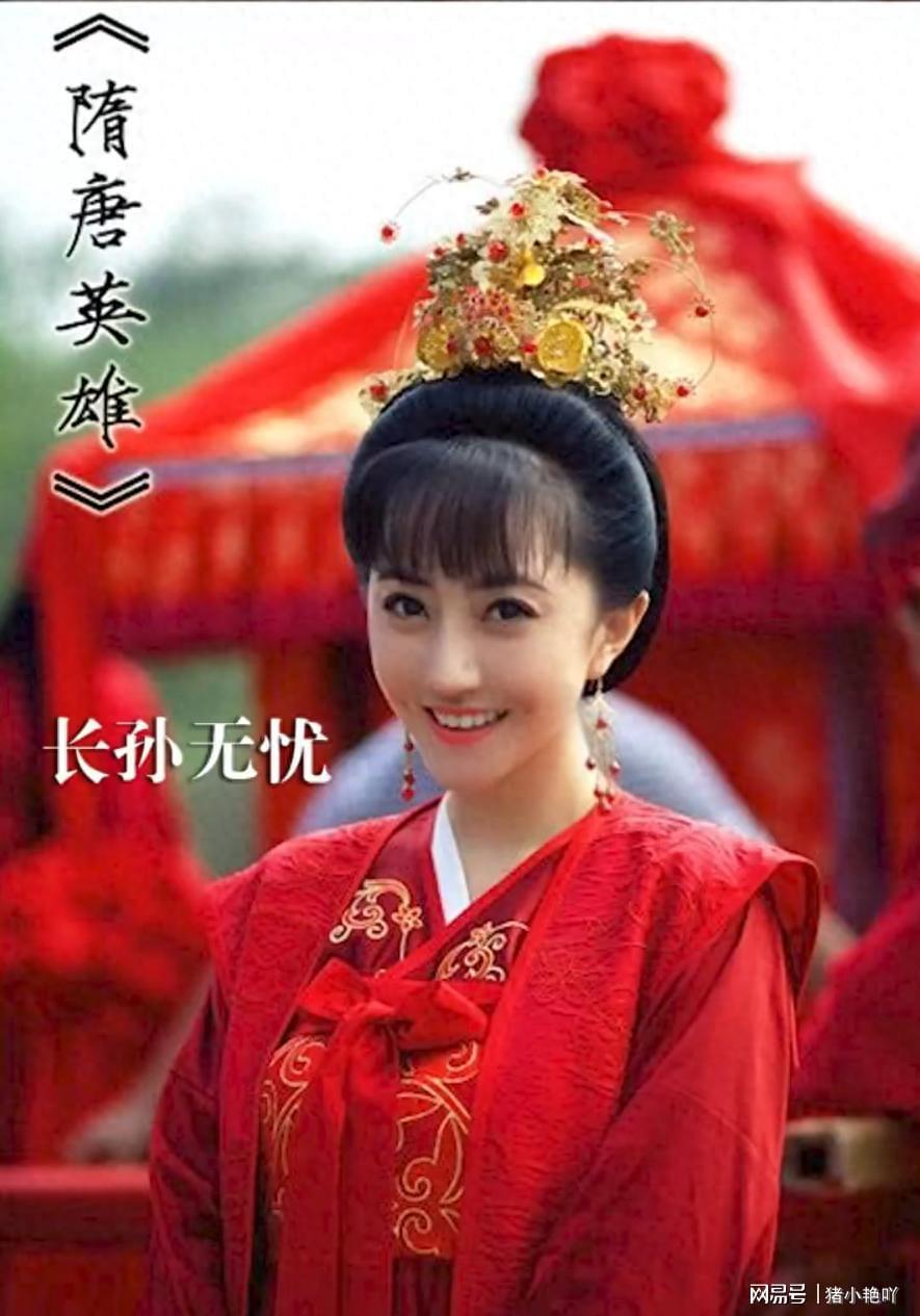 AG体育-女演员自曝：曾流产5次失去7个宝宝，如今43岁仍努力拼二胎！